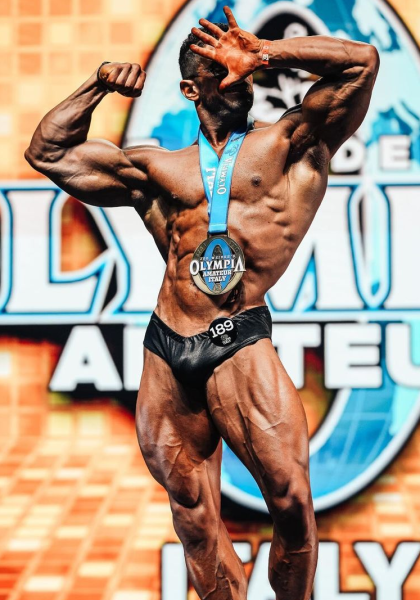 Lorenzo Faggi: Atleta Professionista IFBB PRO LEAGUE Categoria Classic Physique